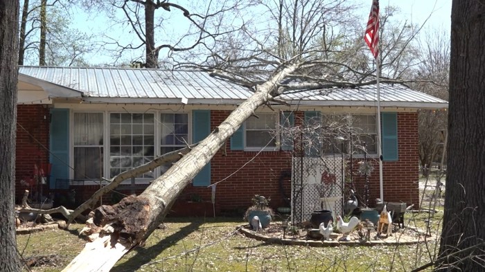 Local roofing company shares about metal roofs and severe weather ... Local roofing company shares about metal roofs and severe weather ...