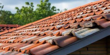 The Ultimate Guide to Handling Emergency Roof Repairs